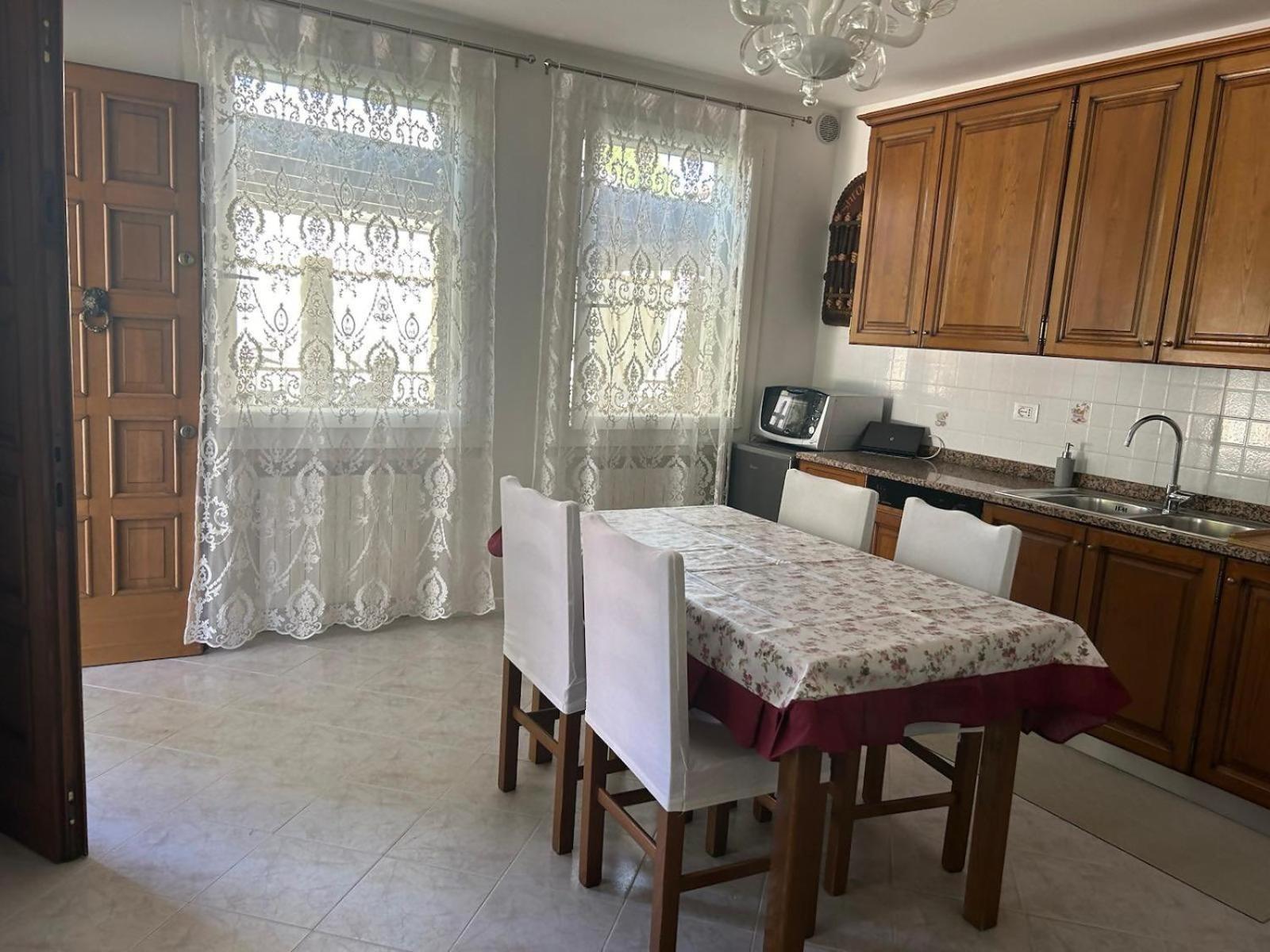 Traghetto Vecchio House *